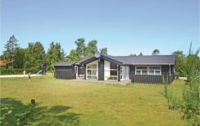3 Bedroom Gorgeous Home In Glesborg, Fjellerup